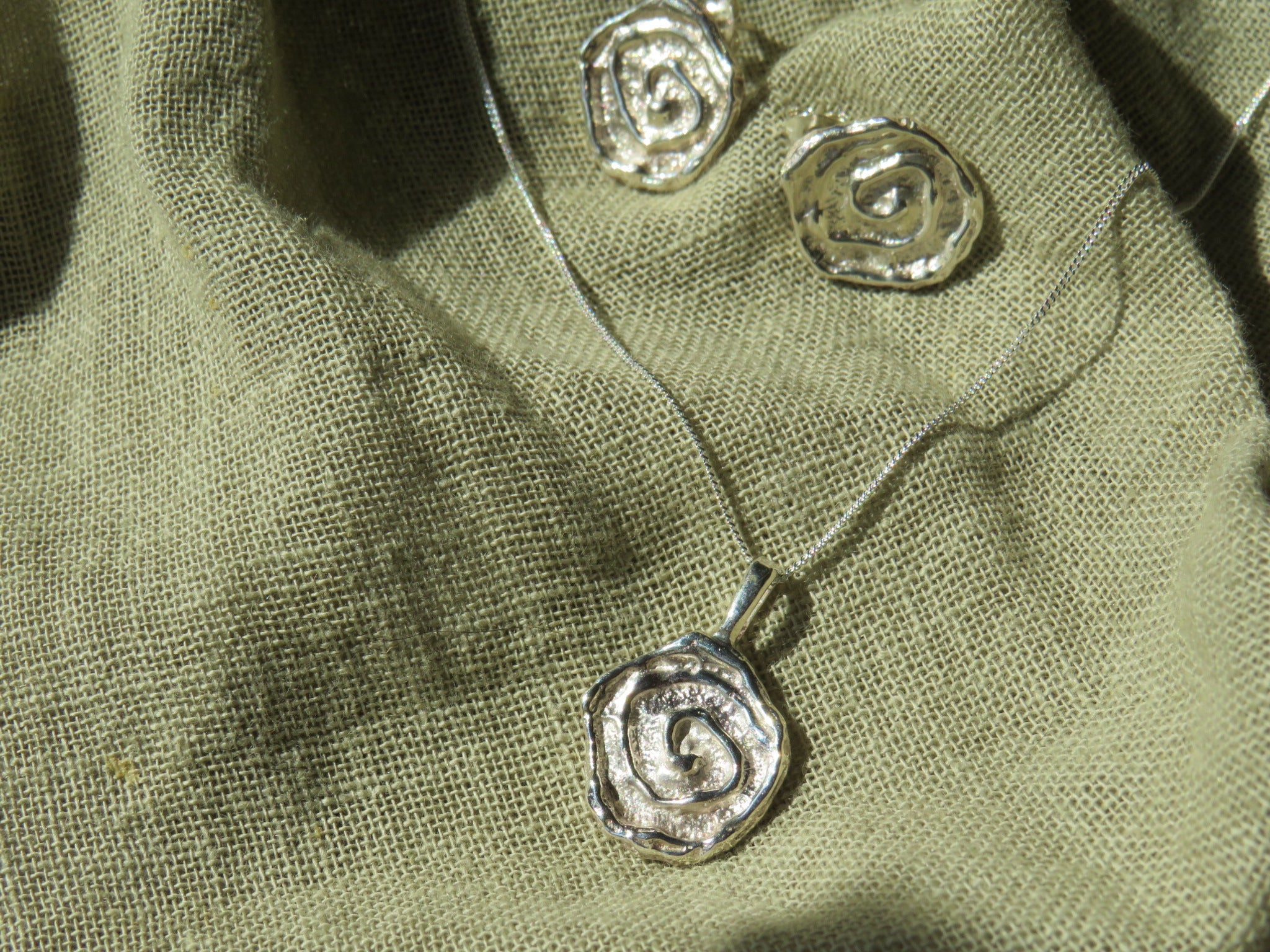 Koru  - Reversible necklace